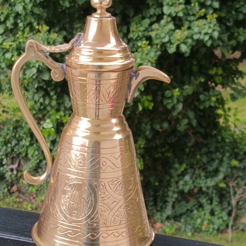 Traditional Arabic Dallah coffee pot vintage like new