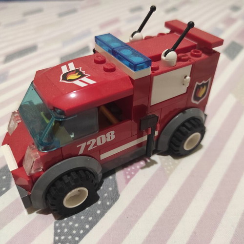 Lego City 7208 like new with instructions and box