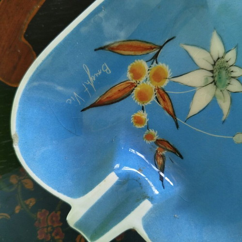 Vintage ceramic ashtray like new with hand-painted flowers