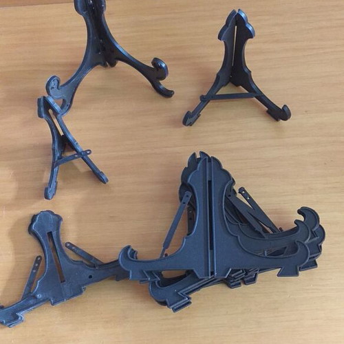 Plastic stands for plates or pictures, pack of 15, new