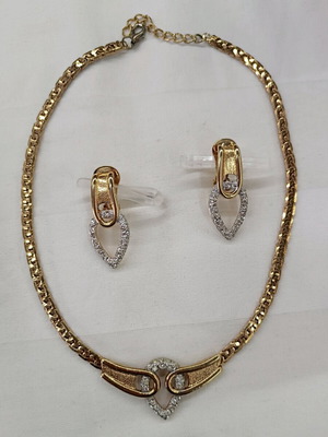 Vintage set necklace and earrings from the 80s like new, gold-colored