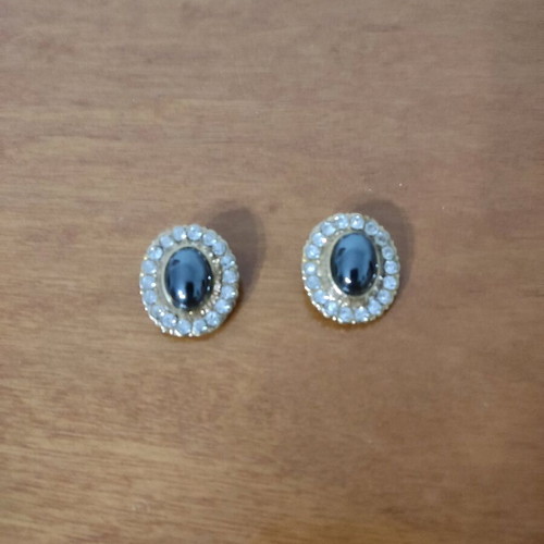 Vintage earrings with clips like new, high quality