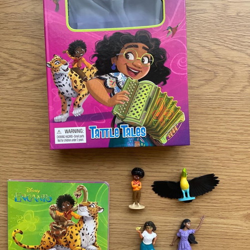 Disney Encanto Tattle Tales playset brand new with 4 figures and book