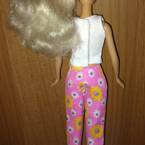 Barbie dolls used, pack of 2, early 2000s