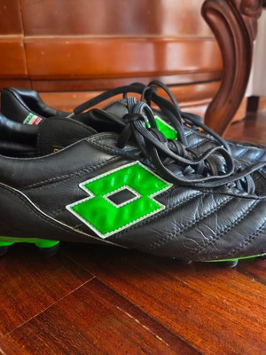 Lotto Football Shoes like new, size 44, black and green