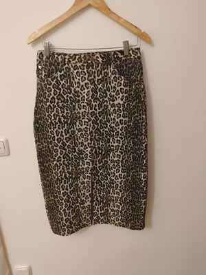 Denim skirt like new, size XL with some elasticity