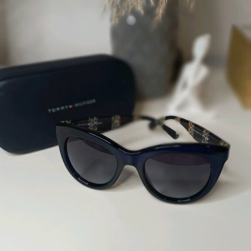Tommy Hilfiger sunglasses like new, blue multicolor