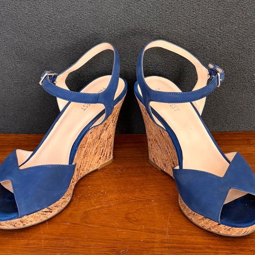 Nine West platform blue suede like new, size 40.5 with cork