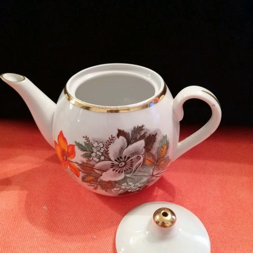 Porcelain teapot like new, Soviet vintage from Dulyovo