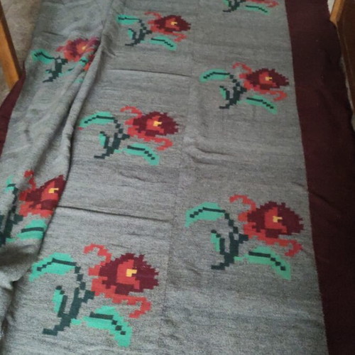 Handwoven rug like new, wool, dimensions 2.67x2.07 m