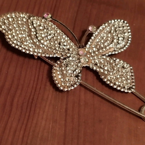 Brooch with rhinestones like new, white and silver