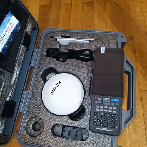 GNSS RTK Metrica M-Rover 200 complete surveying set like new