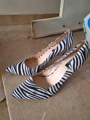 Zebra print women's shoes like new, size 41