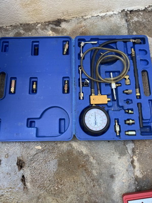Oil and Fuel Pressure Tester Tool like new