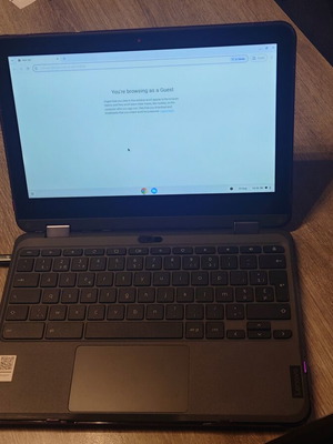 Lenovo 300e Chromebook Gen3 φορητός υπολογιστής με μωβ θήκη