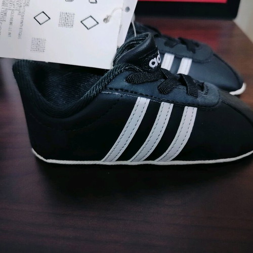 Baby shoes like new, size 19 (Pimpolho) and 21 (Adidas)