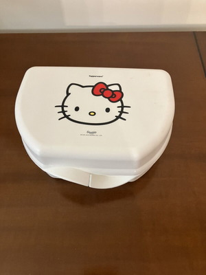 Hello Kitty snack box Tupperware