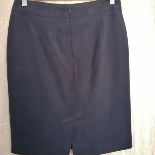 Insity skirt size S like new black