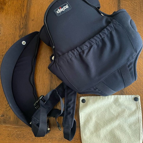 Chicco baby carrier like new, dark blue with bib and canopy