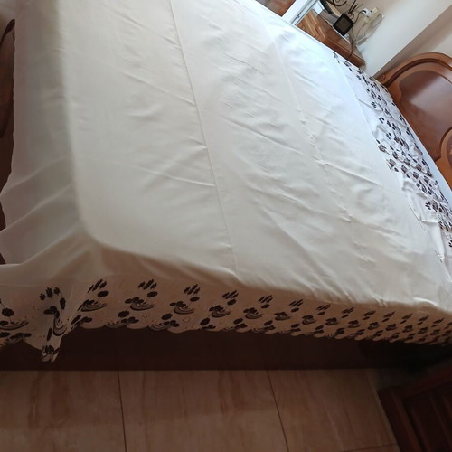 Bed sheet set with brown machine embroidery, 2 pillowcases