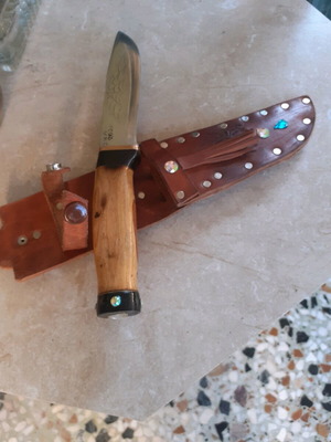 Handmade knife with leather sheath, 12.7 cm blade