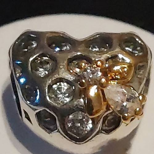 Pandora charm heart new with honeycomb design and white zirconia