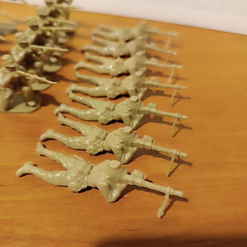Plastic Japanese Military Figures 1/32 Scale like new, set of 59