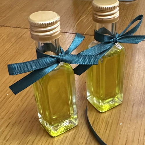 Olive oil bomboniere with personalized stickers, 20-100 ml