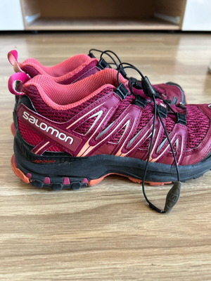 Salomon πεζοπορικά παπούτσια μεταχειρισμένα, ροζ, νούμερο 36