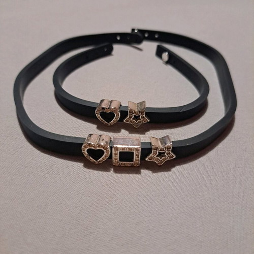 Choker necklace and bracelet set like new, with rubber and metal details