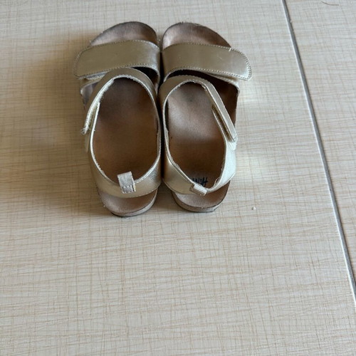 H&M sandals size 30 used, gold in excellent condition