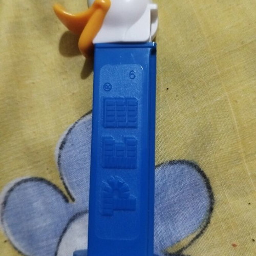 Pez vintage candy dispenser like new