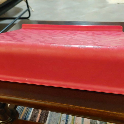 IKEA laptop stand like new, fuchsia color