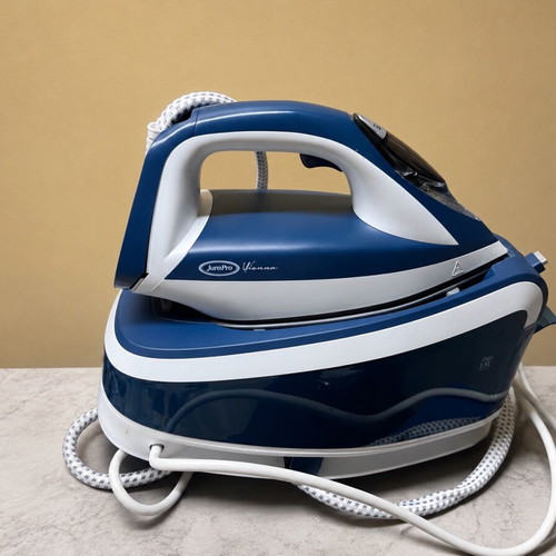 Juro Pro steam iron like new