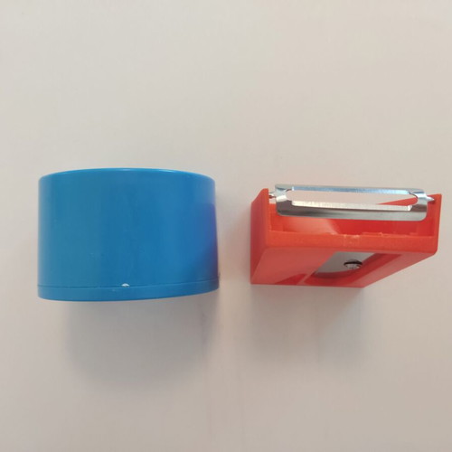 Carrot and cucumber peelers used, plastic, set of 2