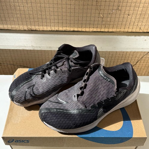 Nike Fly 2 athletic shoes used, size 40.5, black