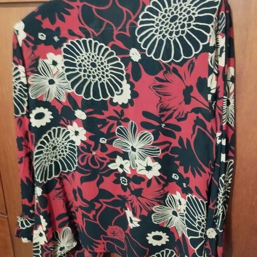 Vintage floral shirt like new, red and black L/XL