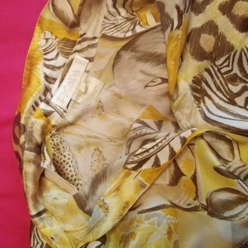 Escada vintage silk shirt like new, unique design