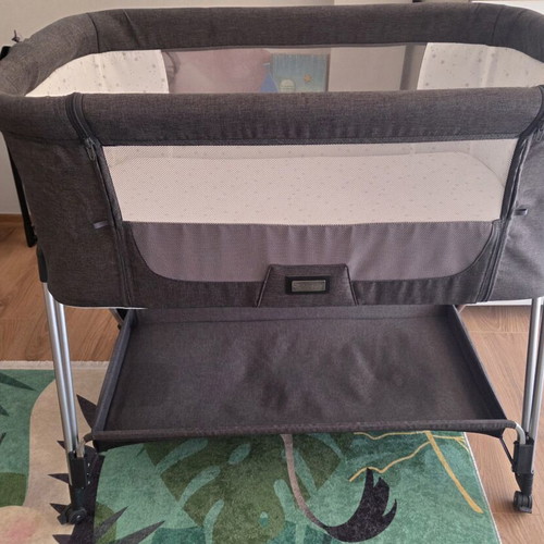 Bebe Stars Crib with Mattress, Side Opening and Wheels light grey like new