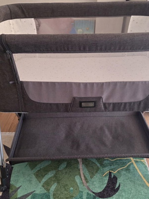 Bebe Stars Crib with Mattress, Side Opening and Wheels light grey like new