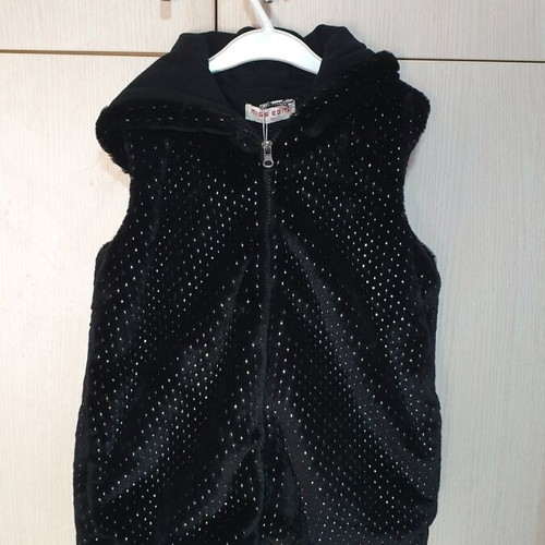 Evita sleeveless jacket new for 12-year-old girls black