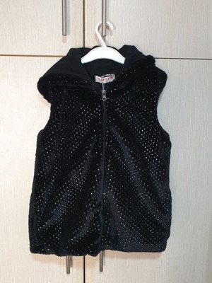 Evita sleeveless jacket new for 12-year-old girls black