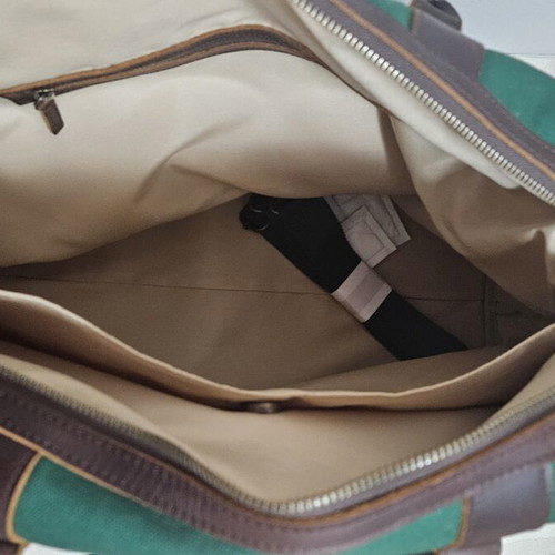 Jameson travel bag like new, green, with two compartments and strap