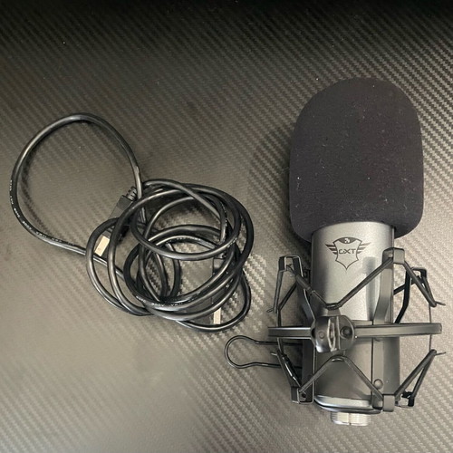 GXT microphone new for professional use
