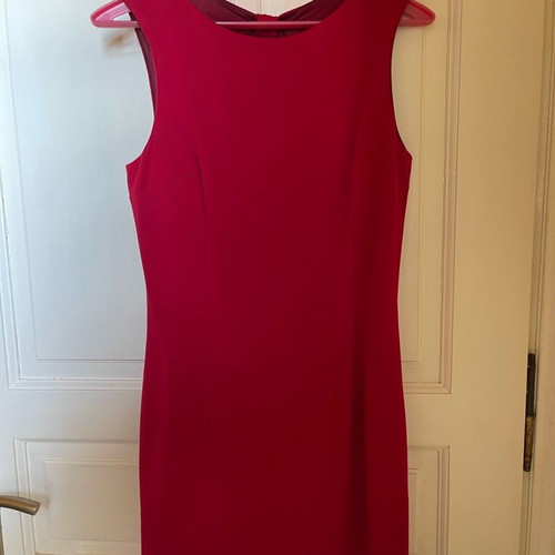 Red short women's dress used with open back and inner lining