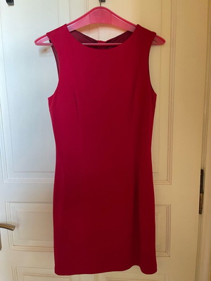 Red short women's dress used with open back and inner lining
