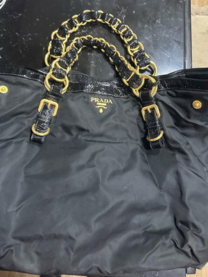 Prada shoulder bag black like new