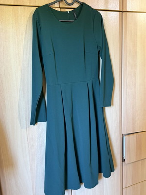Women's dress green like new, one size