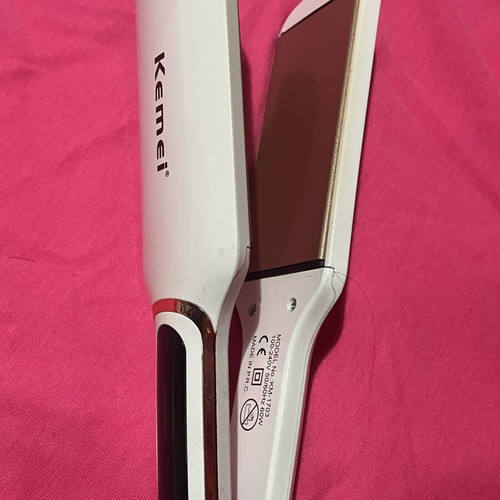 Kemei wide plate hair straightener