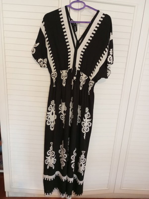 Maxi black and white dress like new, one size